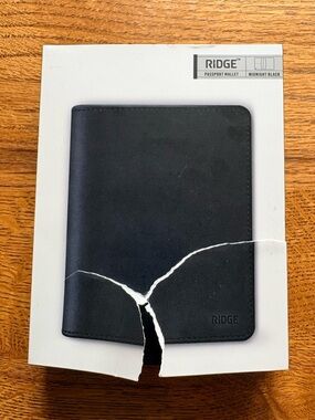 New in box Ridge Passport Wallet in Midnight Black Leather